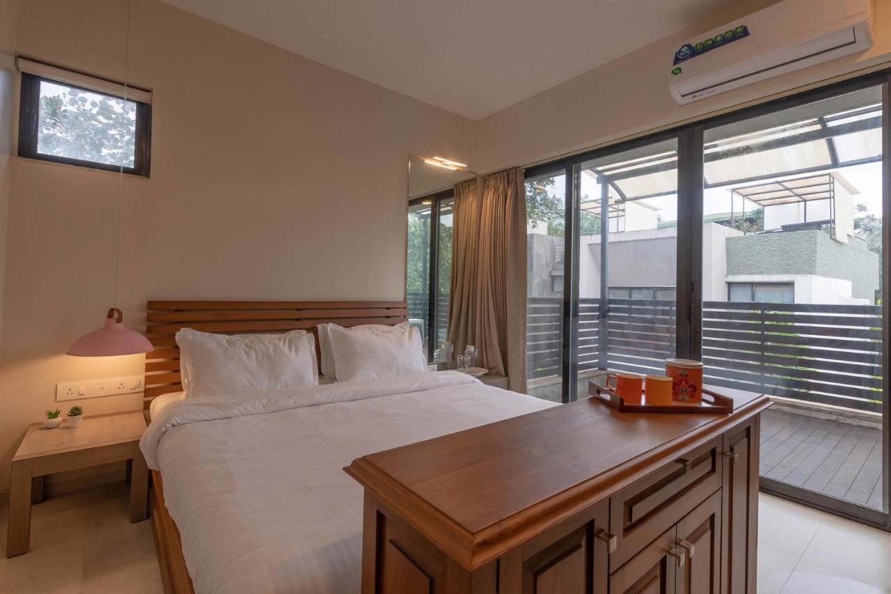 Villa Foresta By Stayvista With Modern Decor, Swimming Pool & Expansive Lawn For A Perfect Escape Lonavla Exterior foto