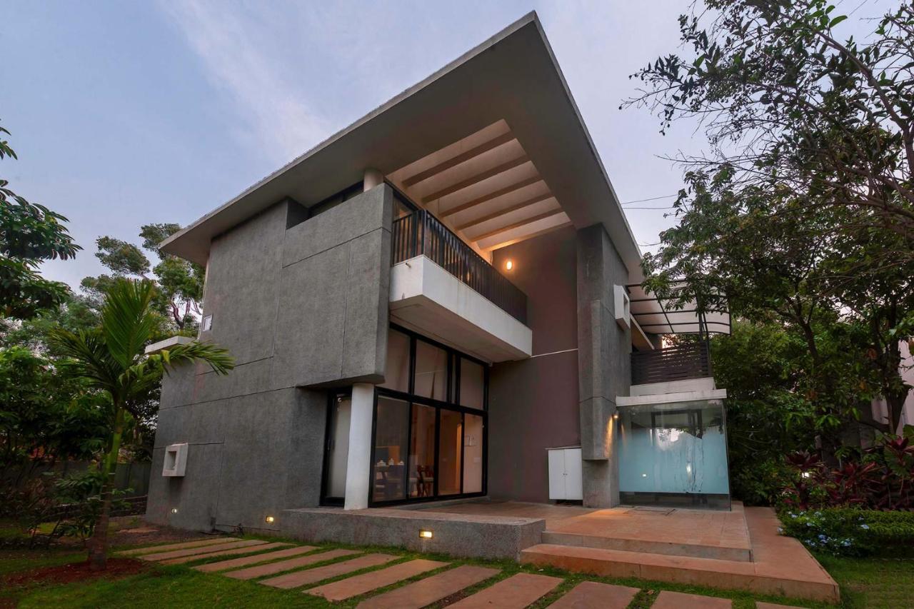 Villa Foresta By Stayvista With Modern Decor, Swimming Pool & Expansive Lawn For A Perfect Escape Lonavla Exterior foto